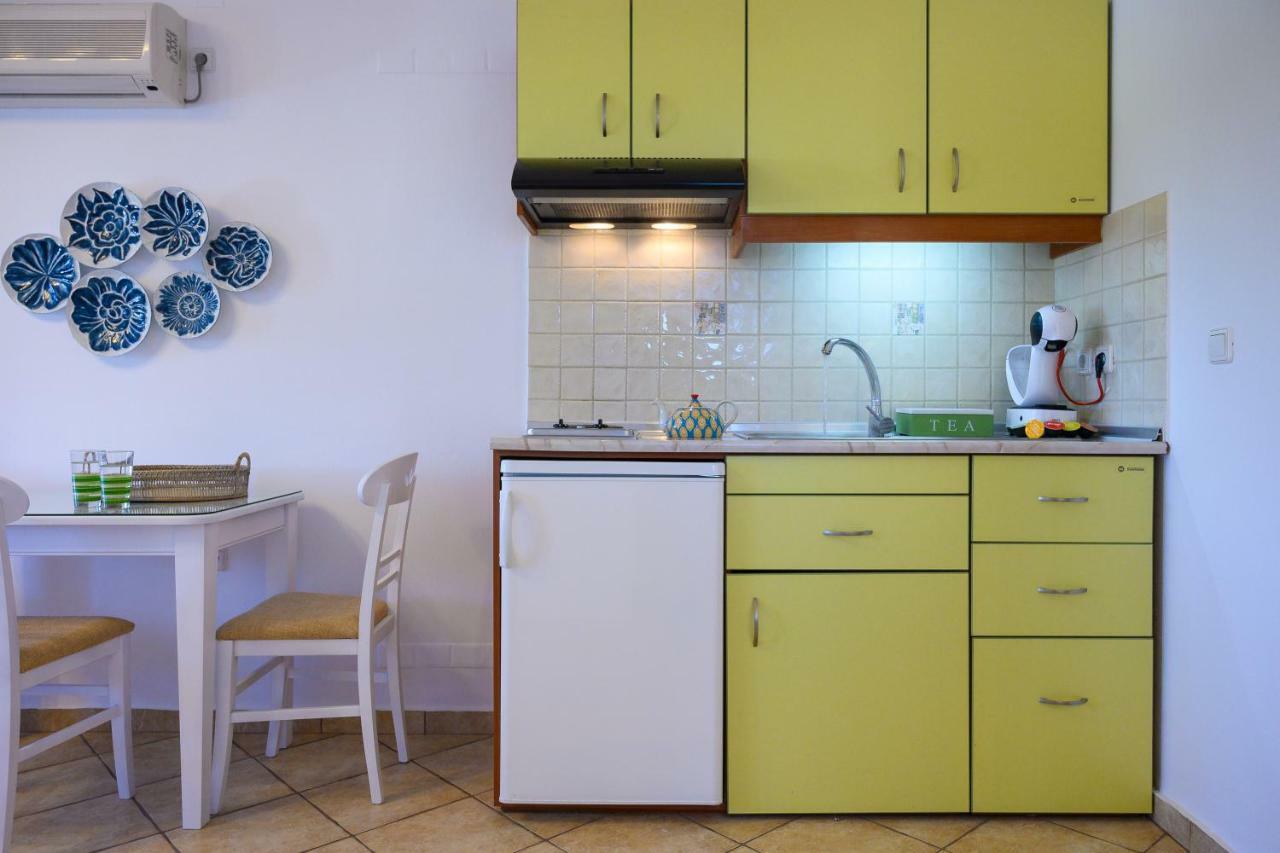 Mirabeli Apartments & Suites Pollonia Eksteriør bilde